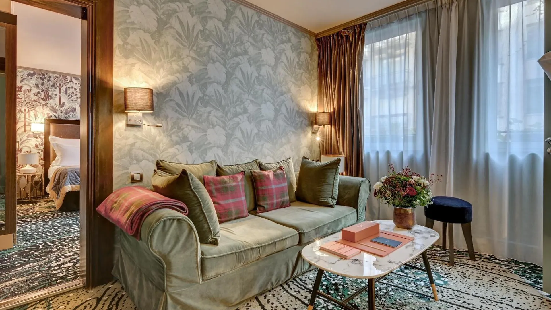 The One Alma 5* Париж